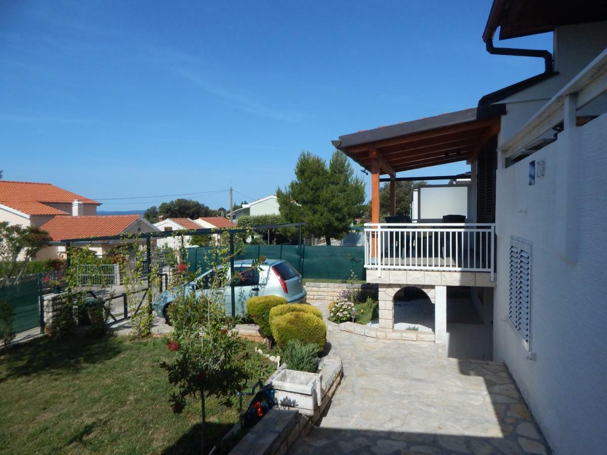 Apartman Duje Petrcane Luaran gambar