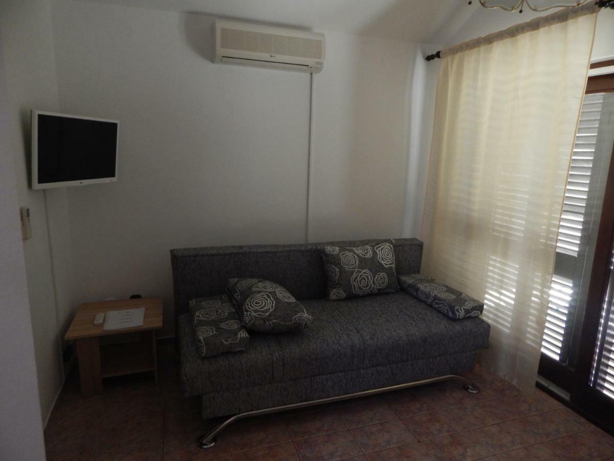 Apartman Duje Petrcane Luaran gambar